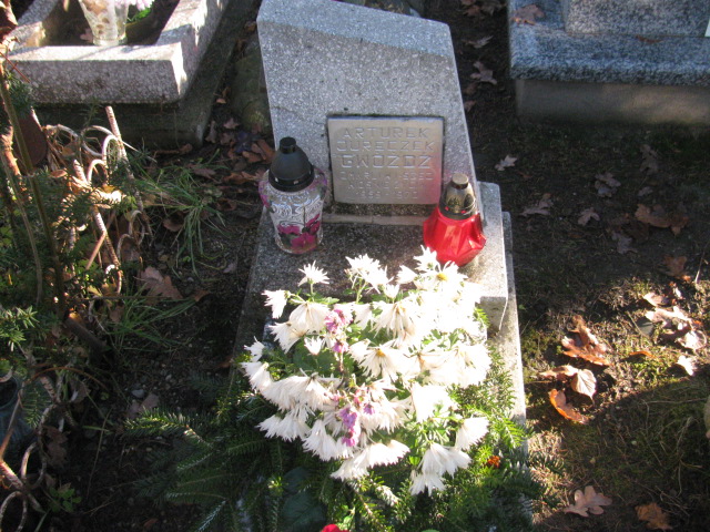 Grób JÓZEFA WRÓBEL