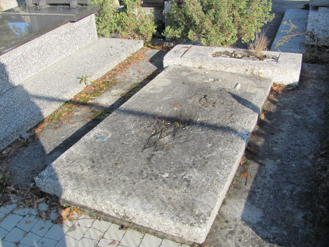 Grób Redemptus Kurp